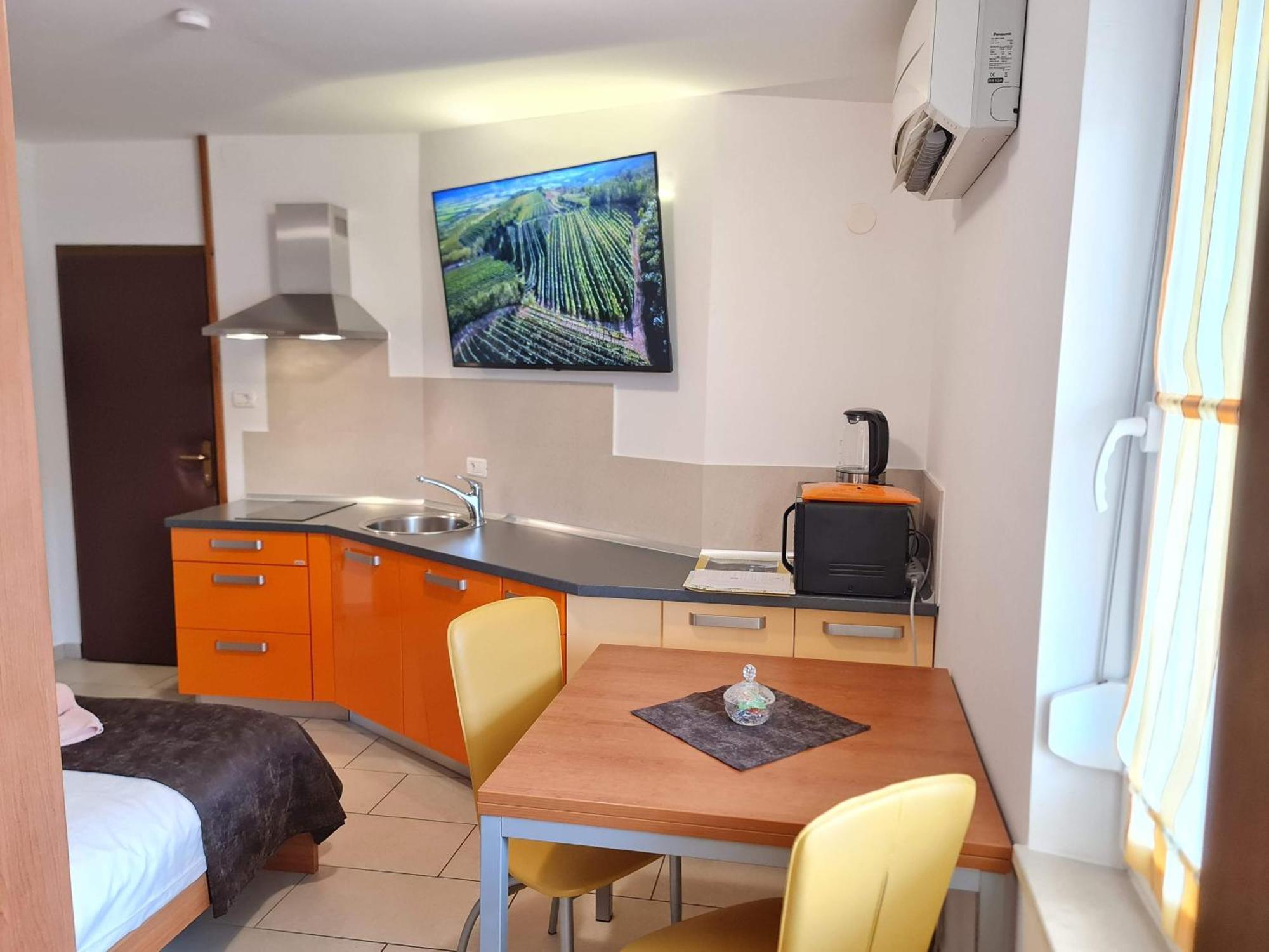 Apartment Restaurant & Getaway Pri Kobalu *